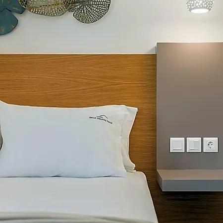 Helena - Ionian Treasure Hotel 2*