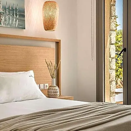 Helena - Ionian Treasure Hotel 2*